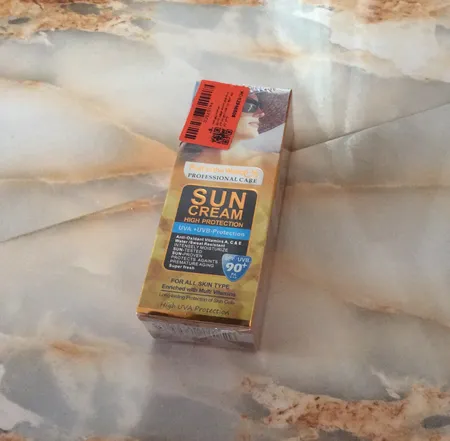 کرم ضد آفتاب بدون رنگ وکالی SPF 50 مدل wl491 ‌مناسب انواع پوست‌ حجم 130 میلی‌لیتر