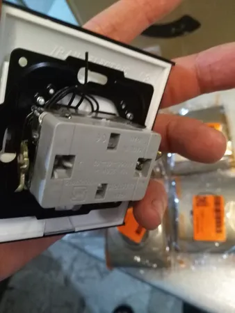 کلید دو پل ایران الکتریک مدل 2008