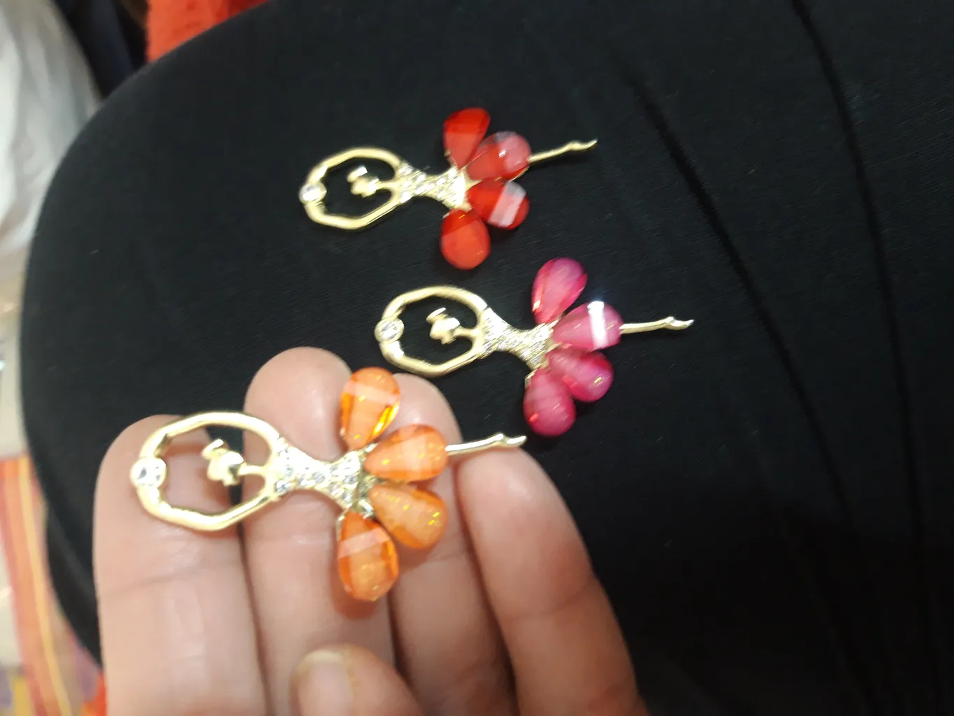 آویز گردنبند مدل دختر نگین دار زیبا کد AG 1054