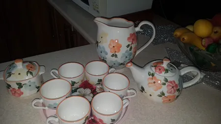 سرویس چای خوری 8 پارچه طرح بهار گل ها