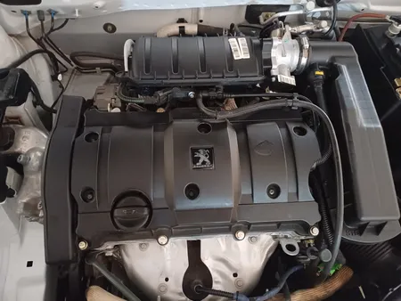 آرم درب موتور آرسی زد اسپرت مدل P2022BK مناسب برای پژو