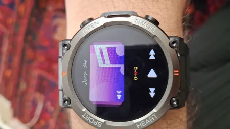 ساعت هوشمند مدل G͏9͏9͏ U͏ltra دارای کنترل موزیک، فشار خون، گام شمار، مکالمه بلوتوثی، پشتیبانی از زبان فارسی، قابلیت تغییر تصویر زمینه، بند سیلیکون