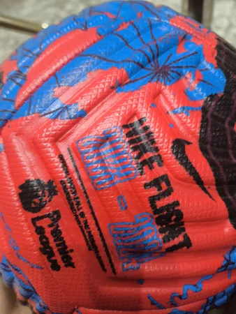 توپ فوتبال مدل پریمیر لیگ 2024