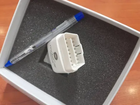 عیب یاب بلوتوثی خودرو موبیکار مدل P10 مناسب برای پژو 207