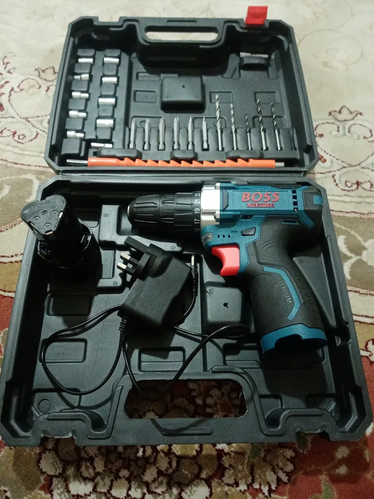 دریل پیچ گوشتی شارژی صنعتی باس مدل 1801 کد 1 مجموعه 24 عددی
