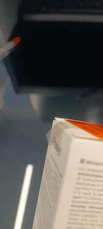 سرم ضد لک ویتالیر مدل آربوتین حجم 30 میلی لیتر