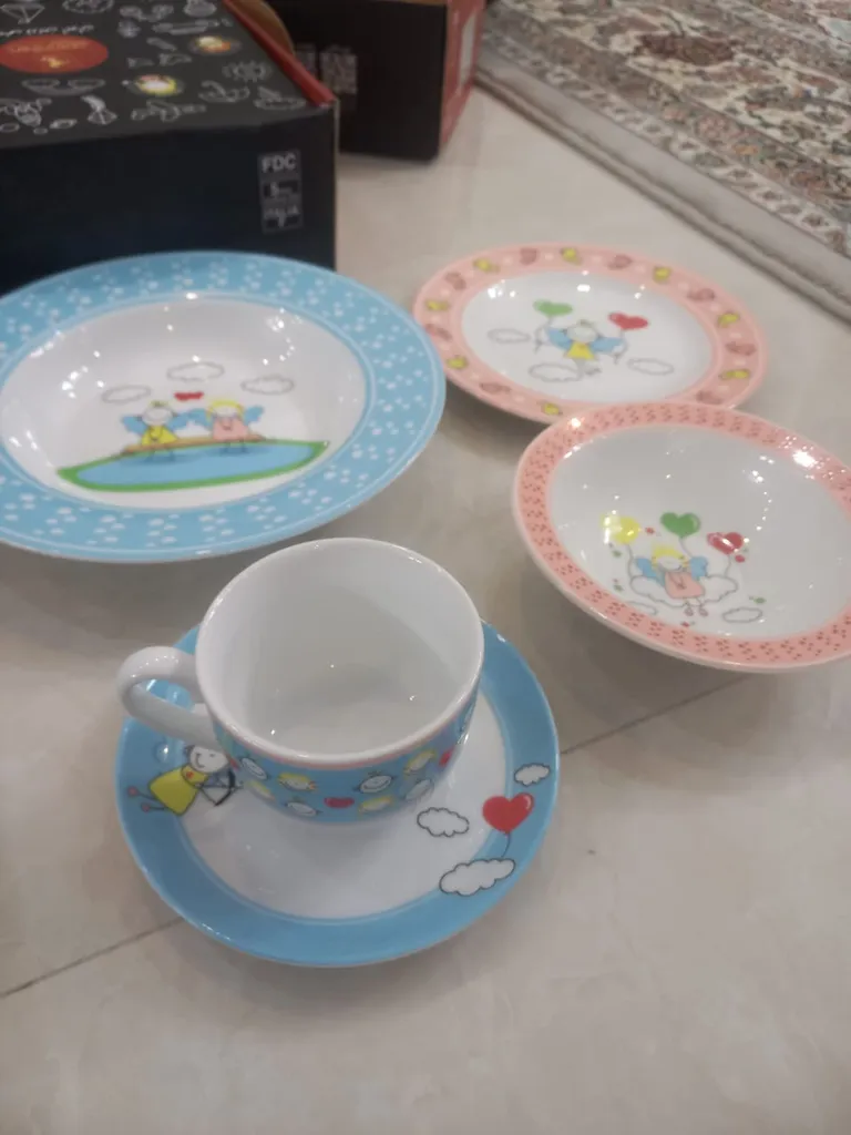 سرویس غذاخوری 5 پارچه کودک چینی زرین ایران مدل ایتالیا اف پریا درجه عالی
