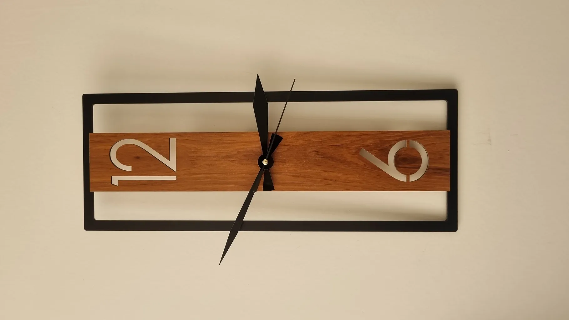 ساعت دیواری کد C77