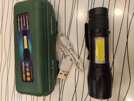 چراغ قوه دستی مدل پلیس با نور مهتابی