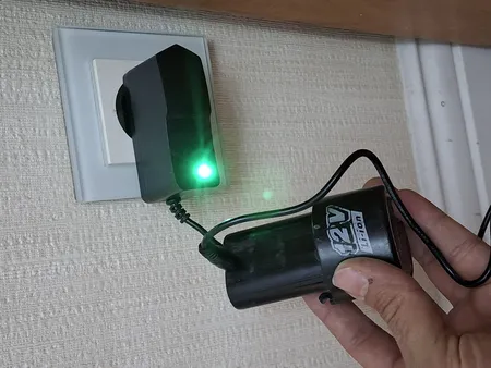 شارژر دریل شارژی مدل 18