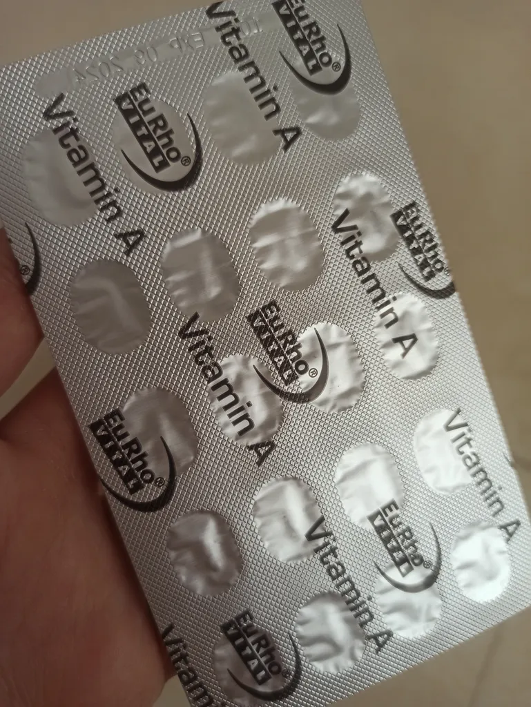 کپسول ویتامین آ یوروویتال بسته 60 عددی