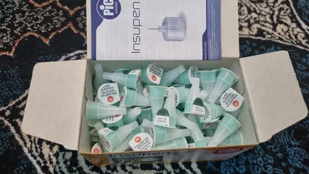 سوزن قلم انسولین پیک سلوشن 6 میلی متر بسته 100 عددی