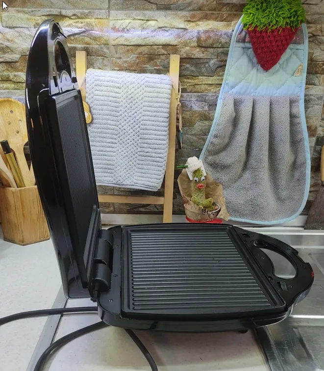 ساندویچ ساز بلک اند دکر مدل TS4130-B5