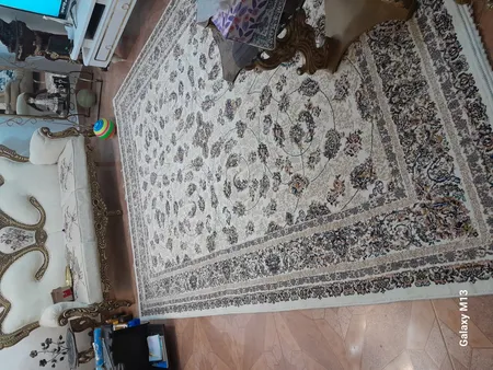 فرش ماشینی ستاره طلایی ملت طرح افشان رزا زمینه کرم