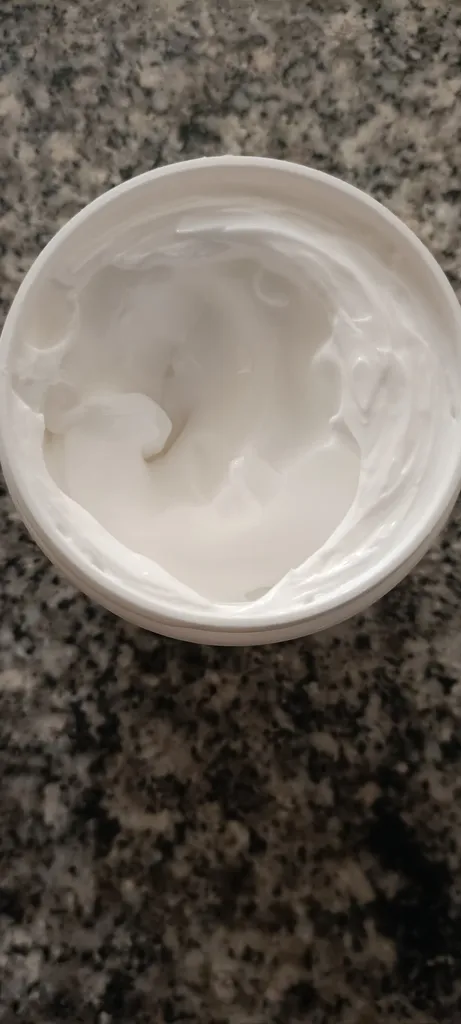 کرم مرطوب کننده مدل ویتامین E حجم 113 میلی لیتر