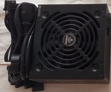 منبع تغذیه کامپیوتر گرین مدل GP550A-ECO Rev3.1
