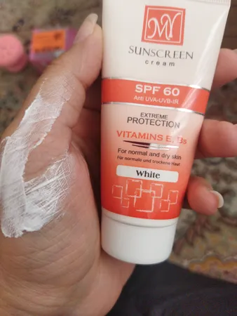 کرم ضدآفتاب بی‌رنگ مای SPF60 مدل Extreme Protection، مناسب پوست‌های نرمال تا خشک، حجم 50 میلی‌لیتر