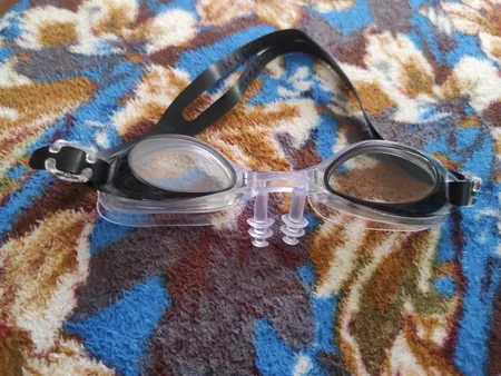 عینک شنا مدل کیفی 1600