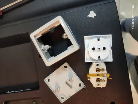 پریز برق پارت الکتریک مدل 4051