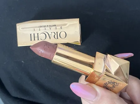 رژ لب جامد اوراچی شماره 220