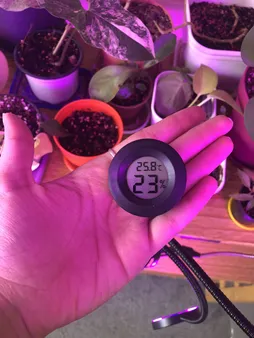 دماسنج و رطوبت سنج مدل C001