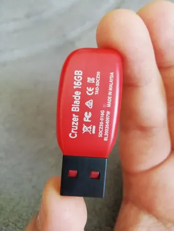 فلش مموری سن دیسک مدل Cruzer Blade CZ50 ظرفیت 16 گیگابایت با رابط USB 2.0