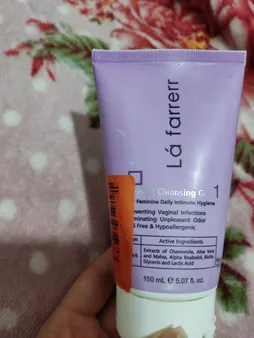 ژل بهداشتی بانوان لافارر مدل 01 مناسب قبل از یائسگی حجم 150 میلی لیتر