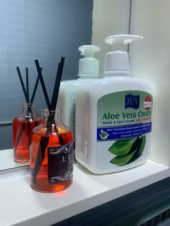 خوشبو کننده هوا لوچیا مدل رز سفید حجم 50 میلی لیتر