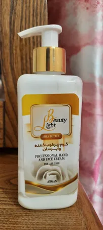 کرم مرطوب‌کننده و آبرسان لایت بیوتی مدل ََشی‌باتر آرگان حجم 250 میلی‌لیتر