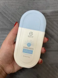 تجریه خرید کرم ضد آفتاب بی‌رنگ استلین، 80 SPF، مدل ultra،  مناسب انواع پوست با حجم 100 میلی لیتر، محافظت‌کننده در برابر اشعه‌های UVA و UVB، مرطوب‌کننده، فاقد پارابن، PA+++، ضد پیری، دارای فرمولاسیون فاقد چربی، با ماندگاری 3 ساعته