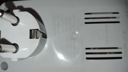 محافظ ولتاژ فروزش مدل FR 140