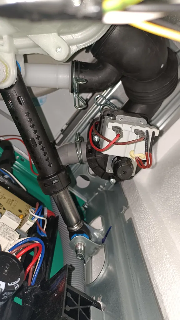 ماشین لباسشویی 6 کیلوگرم اتوماتیک ایکس ویژن مدل TE62-AW/AS