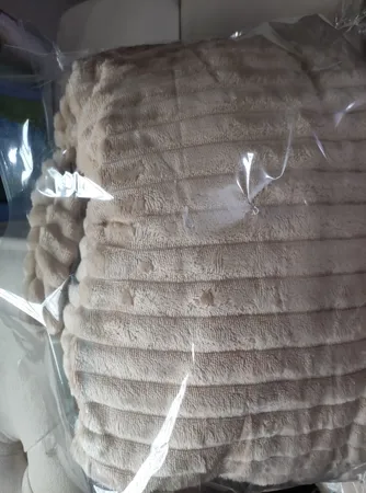 پتو مسافرتی مدل ژله ای پلیسه سایز 200 × 150 سانتی متر