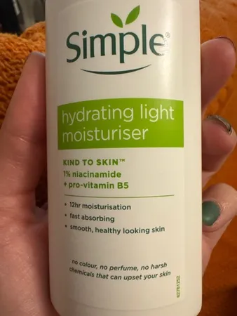 کرم آبرسان سیمپل مدل Fast Absorbing حجم 125 میلی‌لیتر