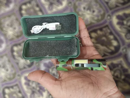 چراغ قوه دستی مدل پلیس با نور مهتابی