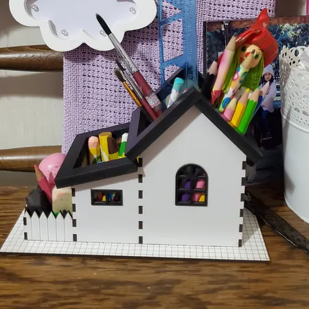 جامدادی رو میزی پرسناژ طرح House مدل PC 07