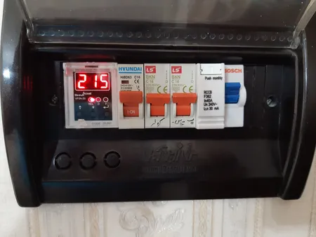 محافظ ولتاژ شیوا امواج مدل VPJN-20