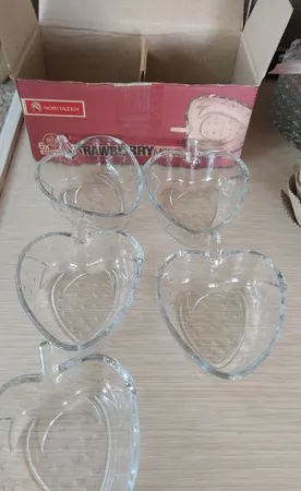 پیاله نوری تازه طرح توت فرنگی مدل 600701W بسته 6 عددی