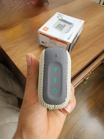 اسپیکر بلوتوثی قابل حمل جی بی ال مدل Go 4