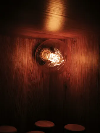 لامپ ادیسونی 40 وات مدل پیچی کد G80 پایه E27