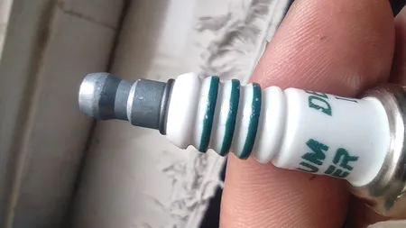 شمع خودرو دنسو مدل سوزنی کد 4IK20 بسته 4 عددی