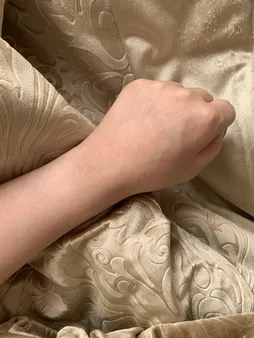 کرم روشن کننده صورت درمالیفت مدل Melalift مناسب انواع پوست حجم 40 میلی لیتر