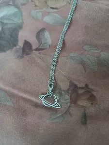 تجریه خرید گردنبند مدل ماه و خورشید و ستاره و زحل بسته چهار عددی