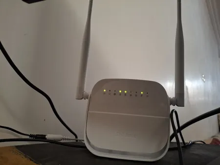 مودم روتر ADSL2 Plus بی سیم N300 دی-لینک مدل DSL-124 New