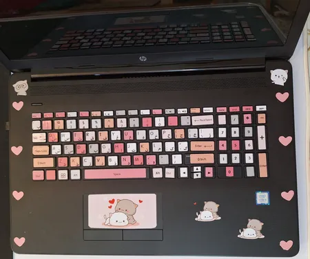 استیکر لپ تاپ مدل cute cat 03 مناسب برای لپ تاپ 15 تا 17 اینچ به همراه برچسب حروف فارسی کیبورد