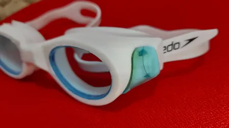 عینک شنا مدل سیلیکونی M-5200