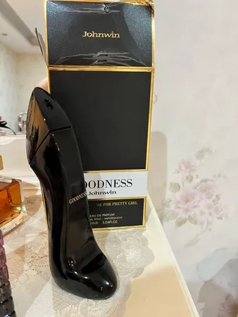 ادو پرفیوم زنانه فیلون فراگرنس ورد مدل Chic Girl Black حجم 90 میلی لیتر