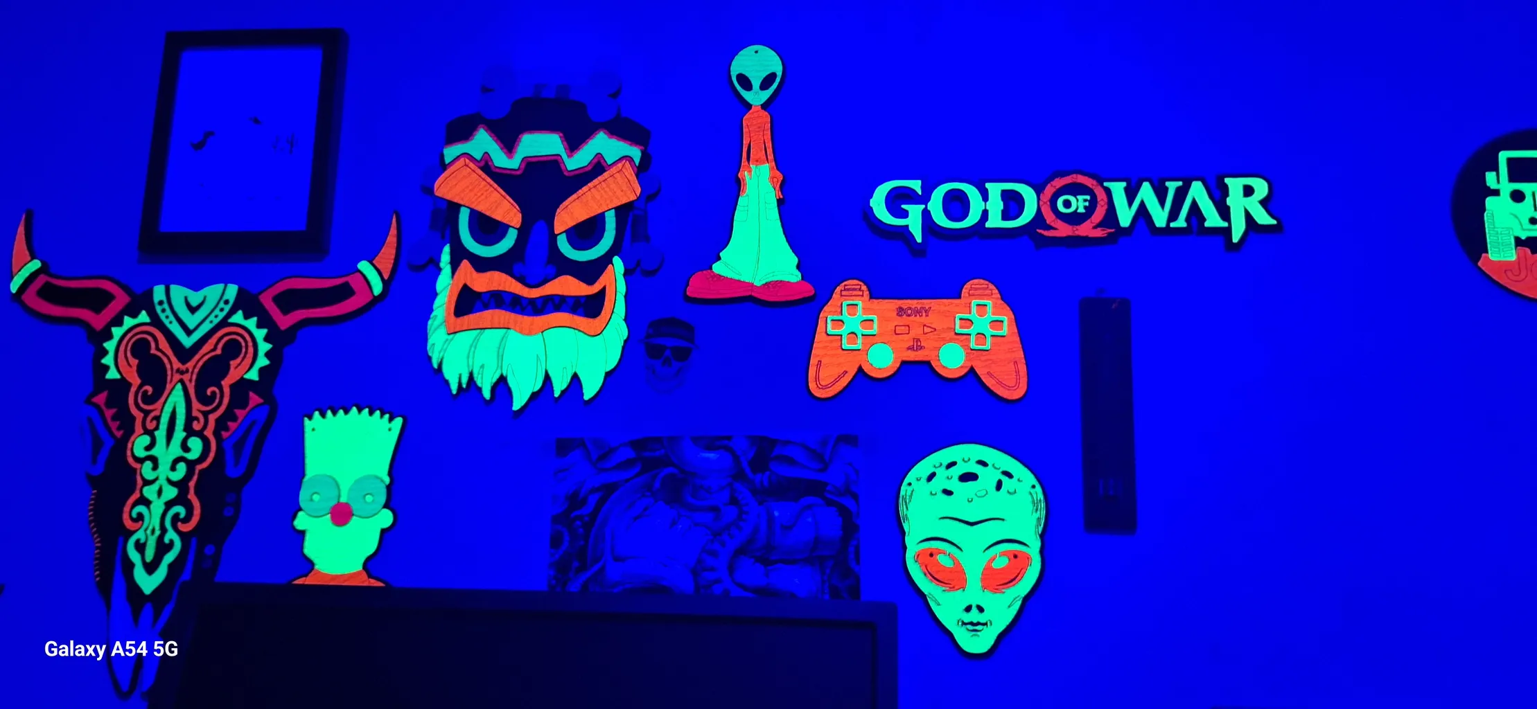 لامپ بلک لایت 12 وات فروردین مدل فرابنفش E27 UVA