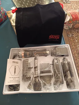 سشوار برس‌دار حالت دهنده حرفه‌ای دی اس پی مدل 50172، موتور DC با توان مصرفی 800 وات، دارای قابلیت باد سرد، فناوری تولید یون، با حالت صاف‌کننده، حجم‌دهنده و فرکننده، تنظیم حرارت 2 حالته و کنترل سرعت 2 حالته، به همراه 6 سری