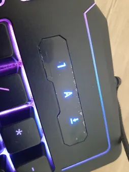 کیبورد گیمینگ تسکو مدل TK 8121، سوییچ ممبران، Full-Size، نورپردازی LED RGB